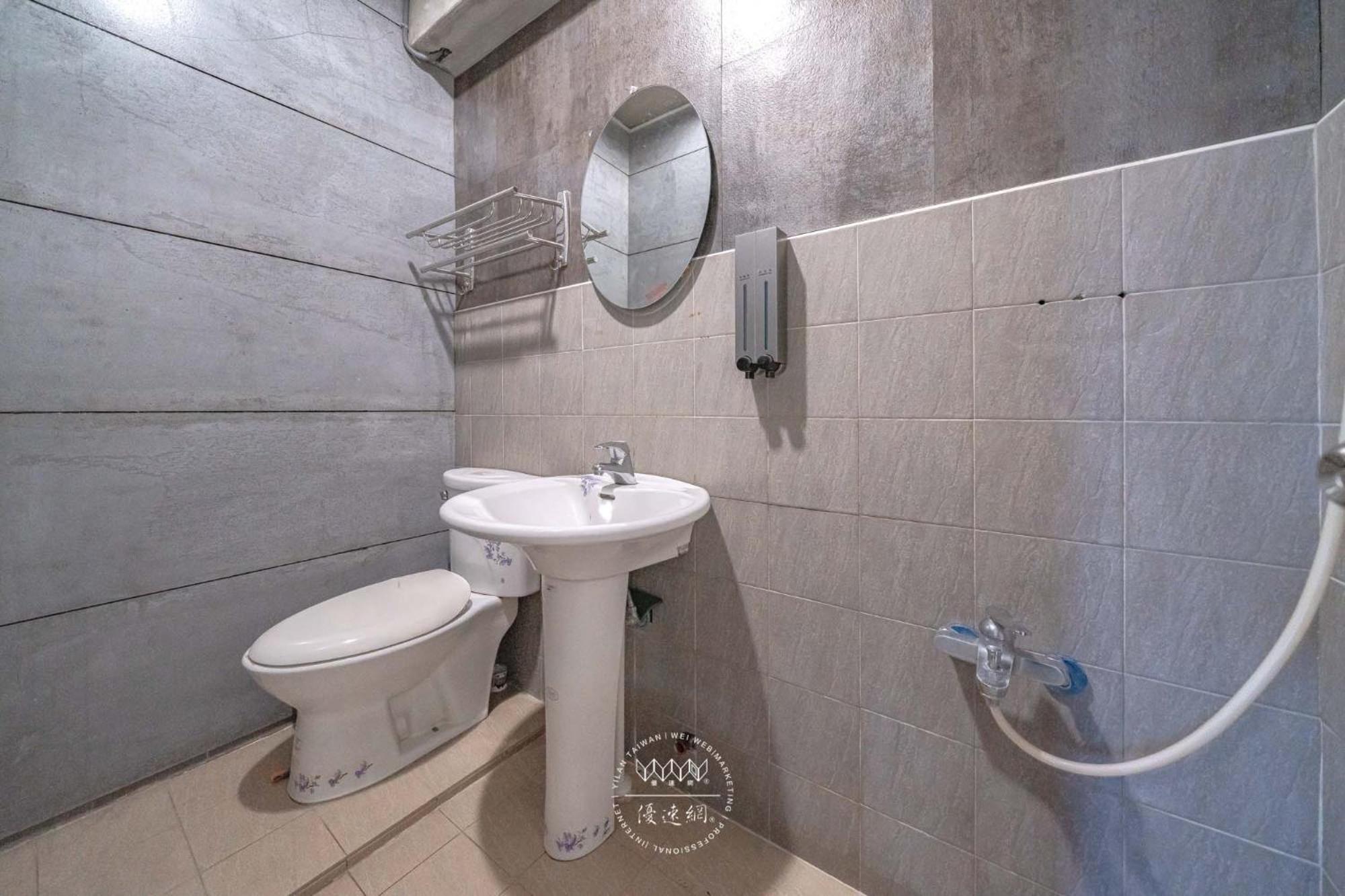 羅東夜市 工業loft旅宿 Loft House ليودونغ المظهر الخارجي الصورة